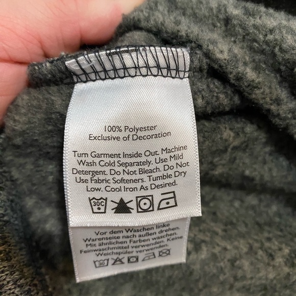 Men’s Eddie Bauer 1/2 Zip - Picture 4 of 5